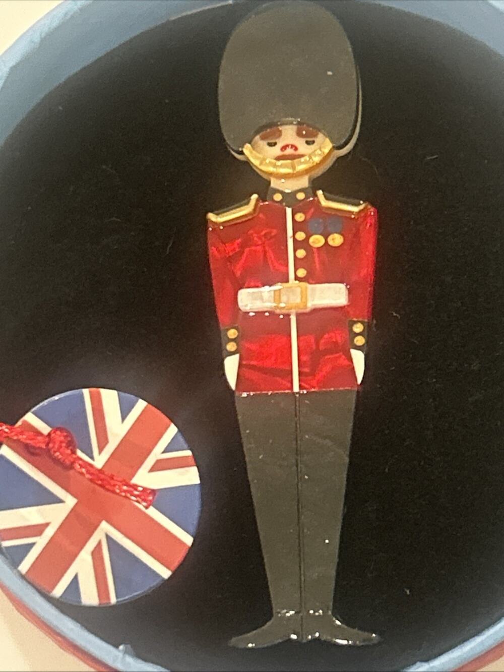 ERSTWILDER BROOCH CHANGING OF THE Guard